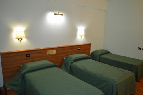 Canadian Hotel image 12