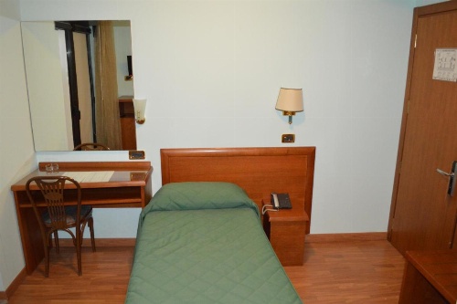 Canadian Hotel image 14