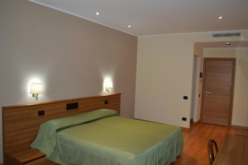 Canadian Hotel image 15